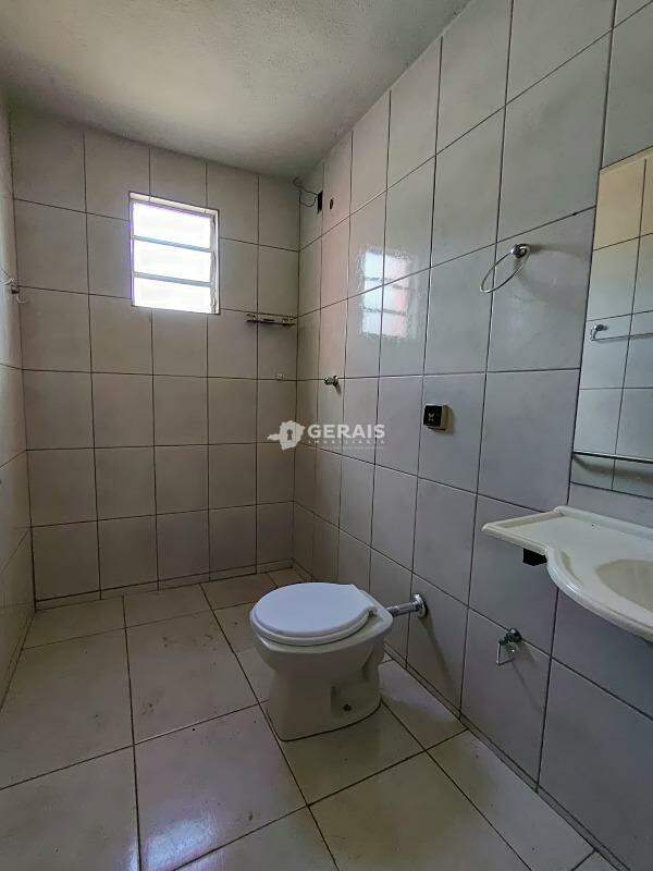 Casa para aluguel no REALENGO: 06- BANHO SOCIAL