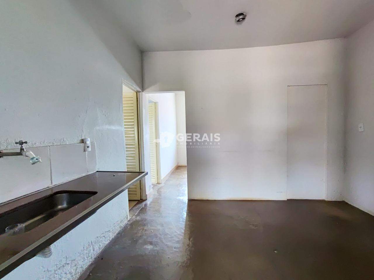 Casa para aluguel no REALENGO: 07- COZINHA