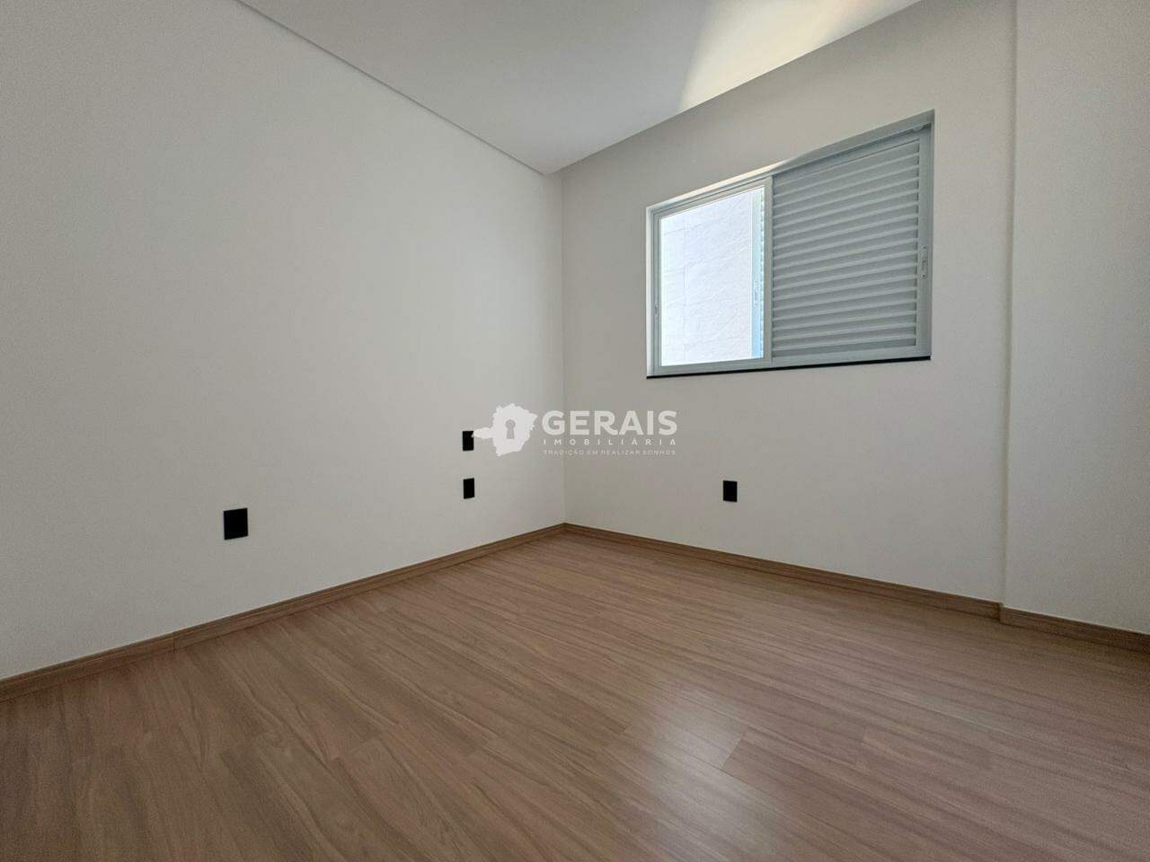 Apartamento para aluguel no CENTRO: 06- QUARTO 02