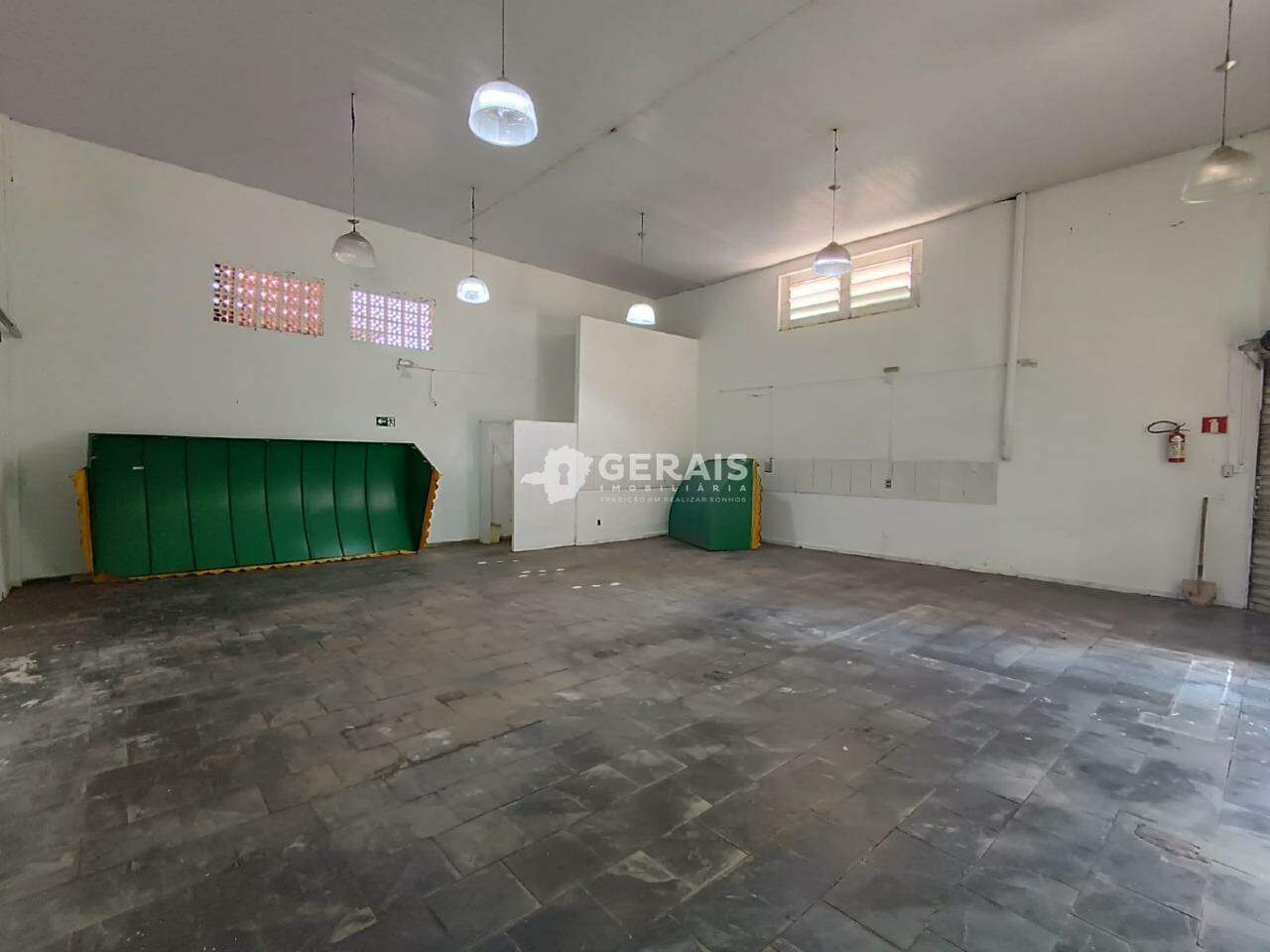 Galpão para aluguel no CENTRO: 04 - GALPÃO