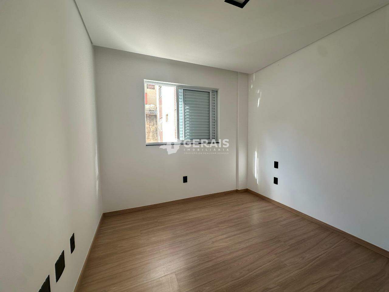 Apartamento à venda no JARDIM NOVA AMÉRICA: 06 - QUARTO 01