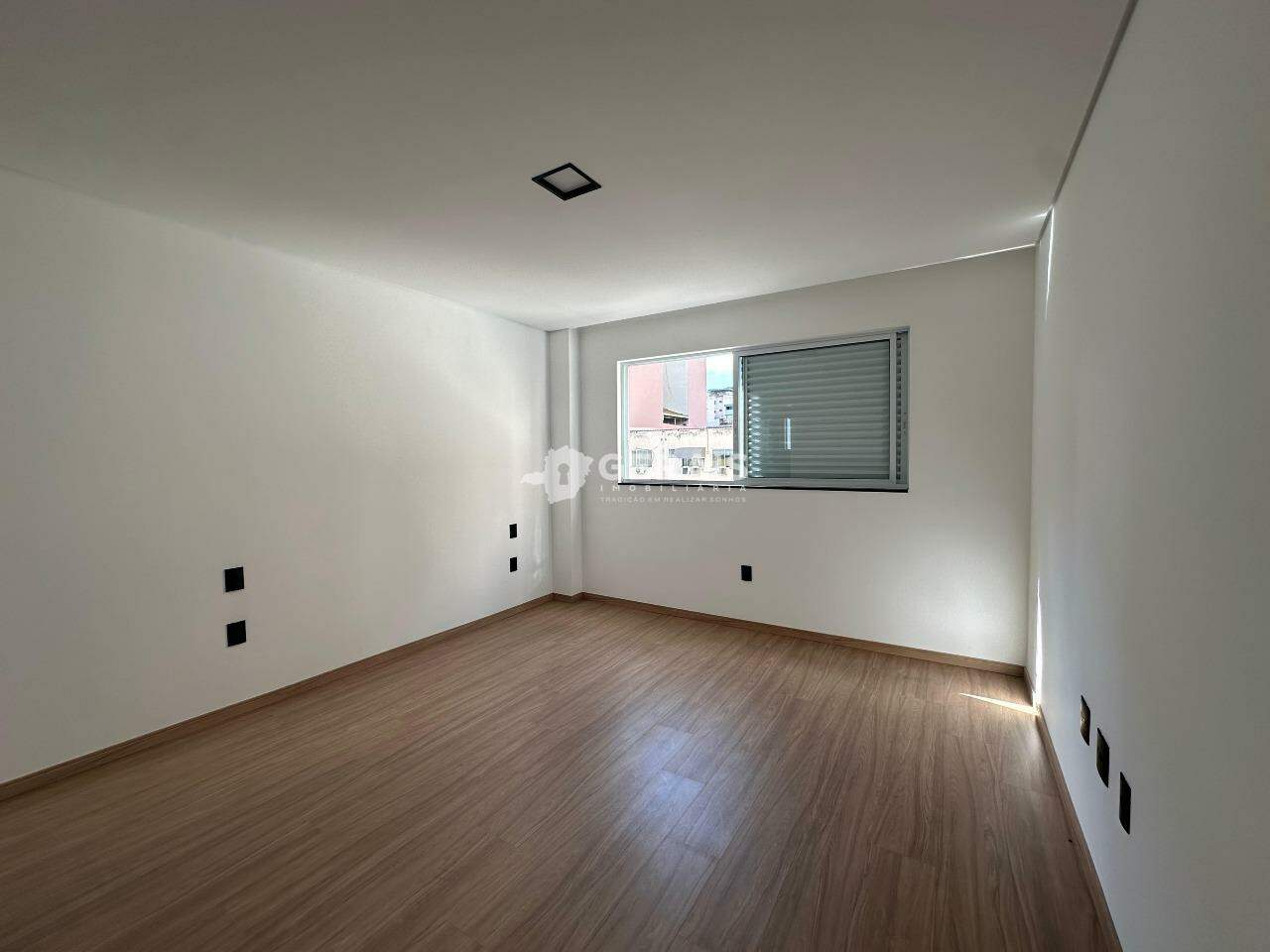 Apartamento à venda no JARDIM NOVA AMÉRICA: 08 - QUARTO SUÍTE