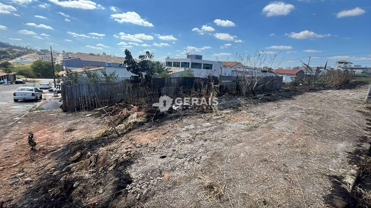 Lote à venda no ORION: 02- LOTE