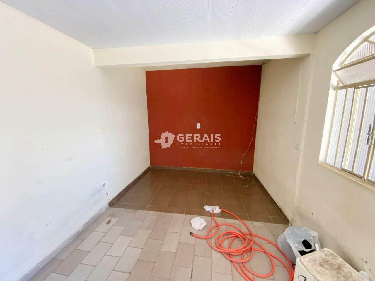 Casa à venda no SERRA VERDE: 02 - SALA
