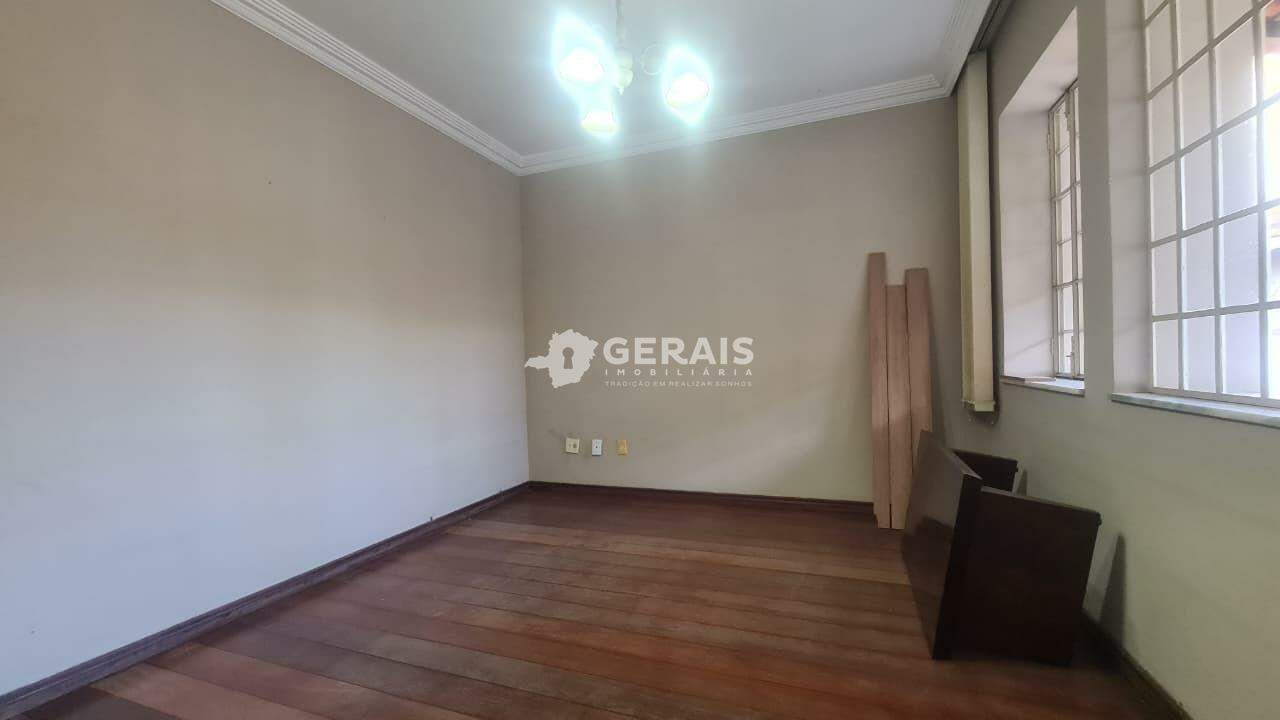 Casa para aluguel no INDUSTRIAL: 04- SALA 01