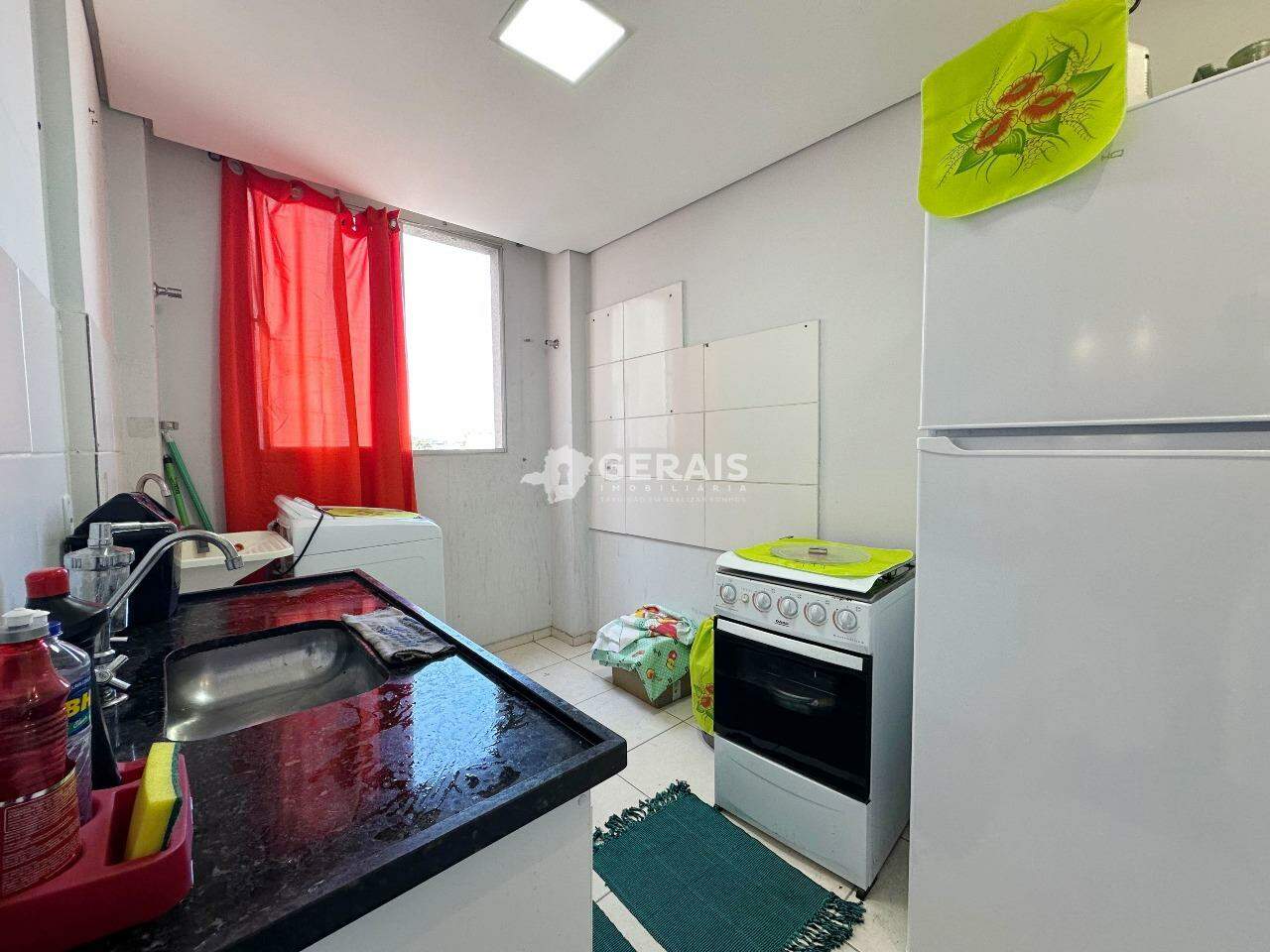 Apartamento à venda no INTERLAGOS: 04 - COZINHA