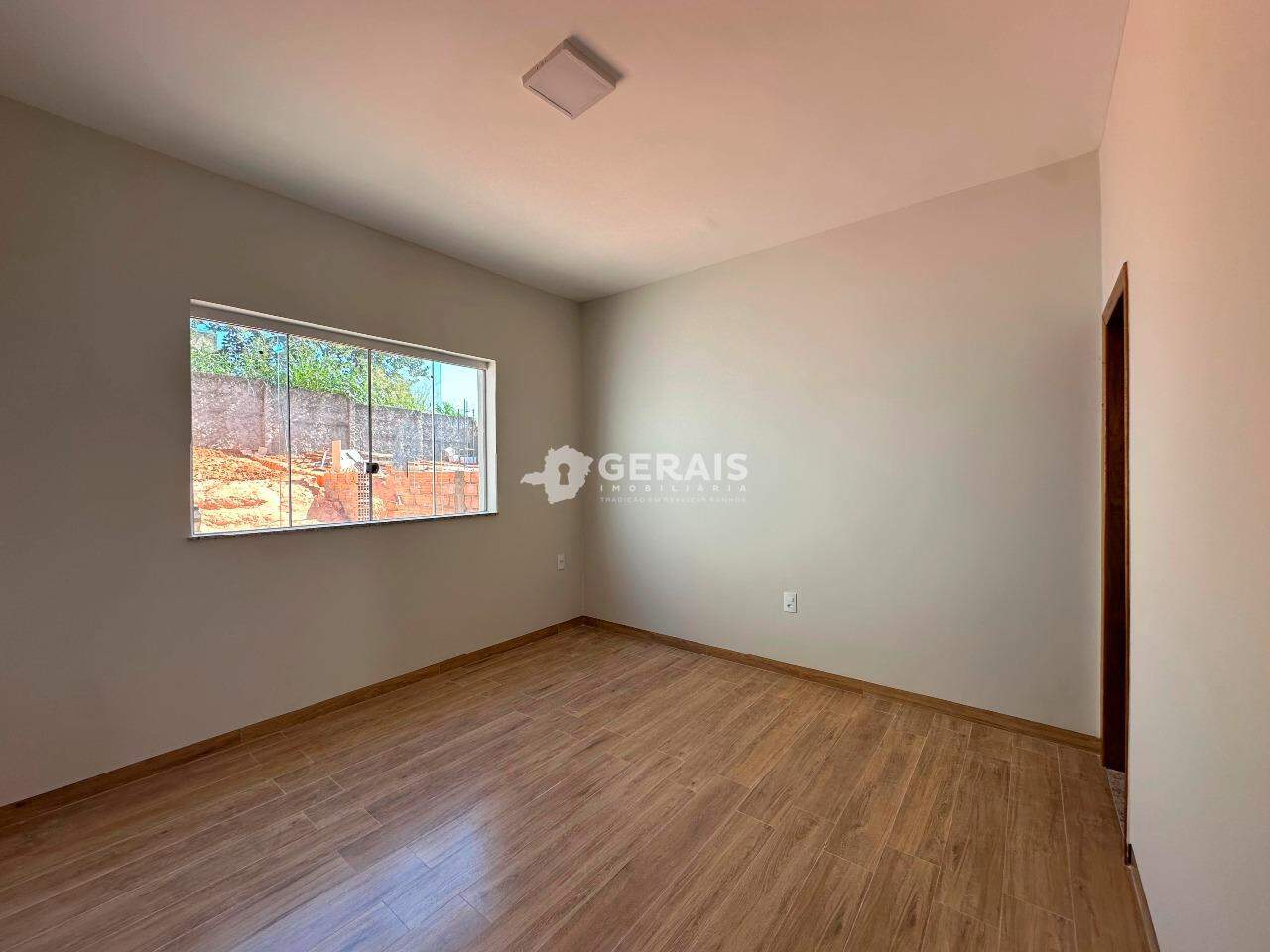 Casa à venda no DAS OLIVEIRAS: 08 - QUARTO 03 SUÍTE
