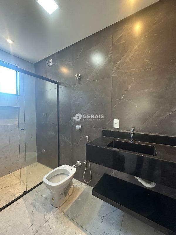 Casa à venda no PADRE EUSTAQUIO: 08 - BANHO SUÍTE