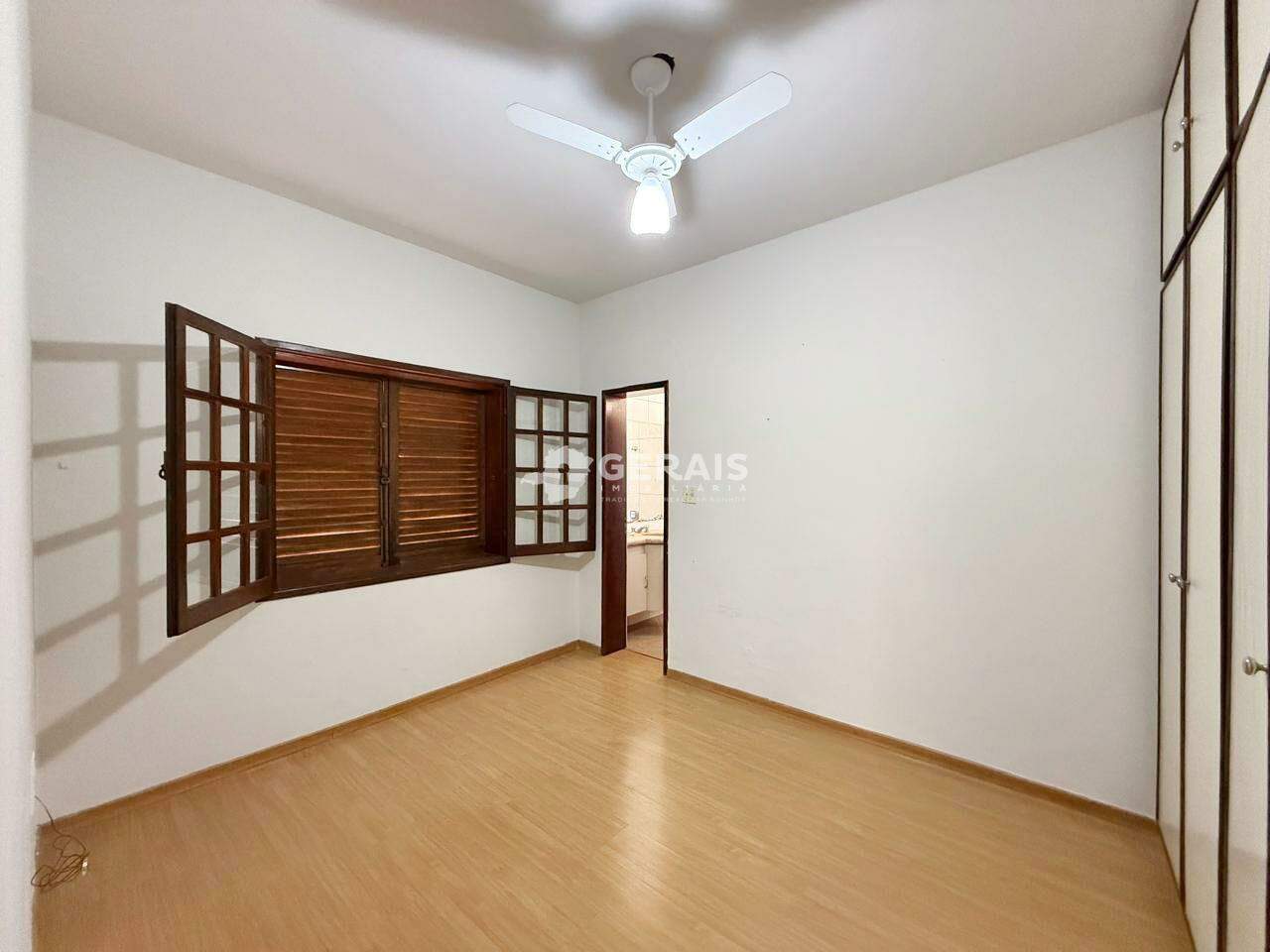 Casa à venda no BELA VISTA: 06- QUARTO 03 SUÍTE