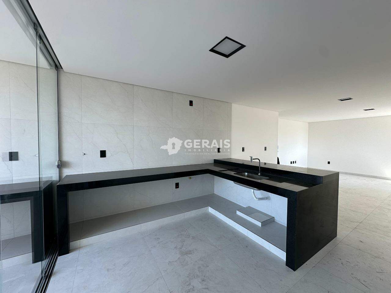 Apartamento à venda no JARDIM NOVA AMÉRICA: 05 - COZINHA