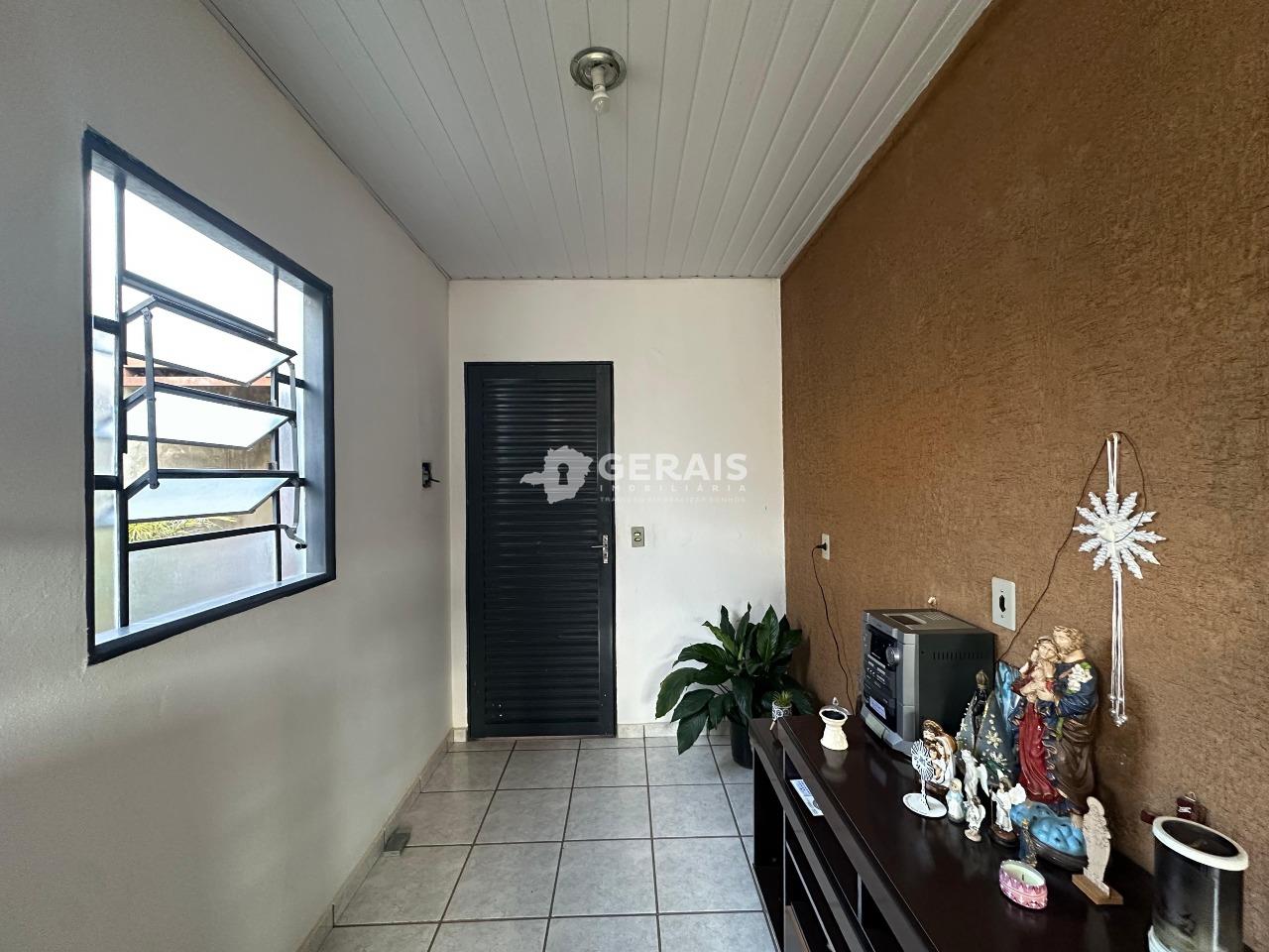 Casa à venda no JARDIM COPACABANA: 04 - COPA