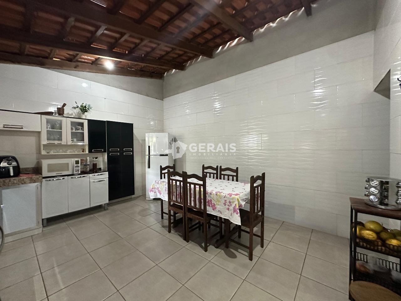 Casa à venda no JARDIM COPACABANA: 09 - COZINHA