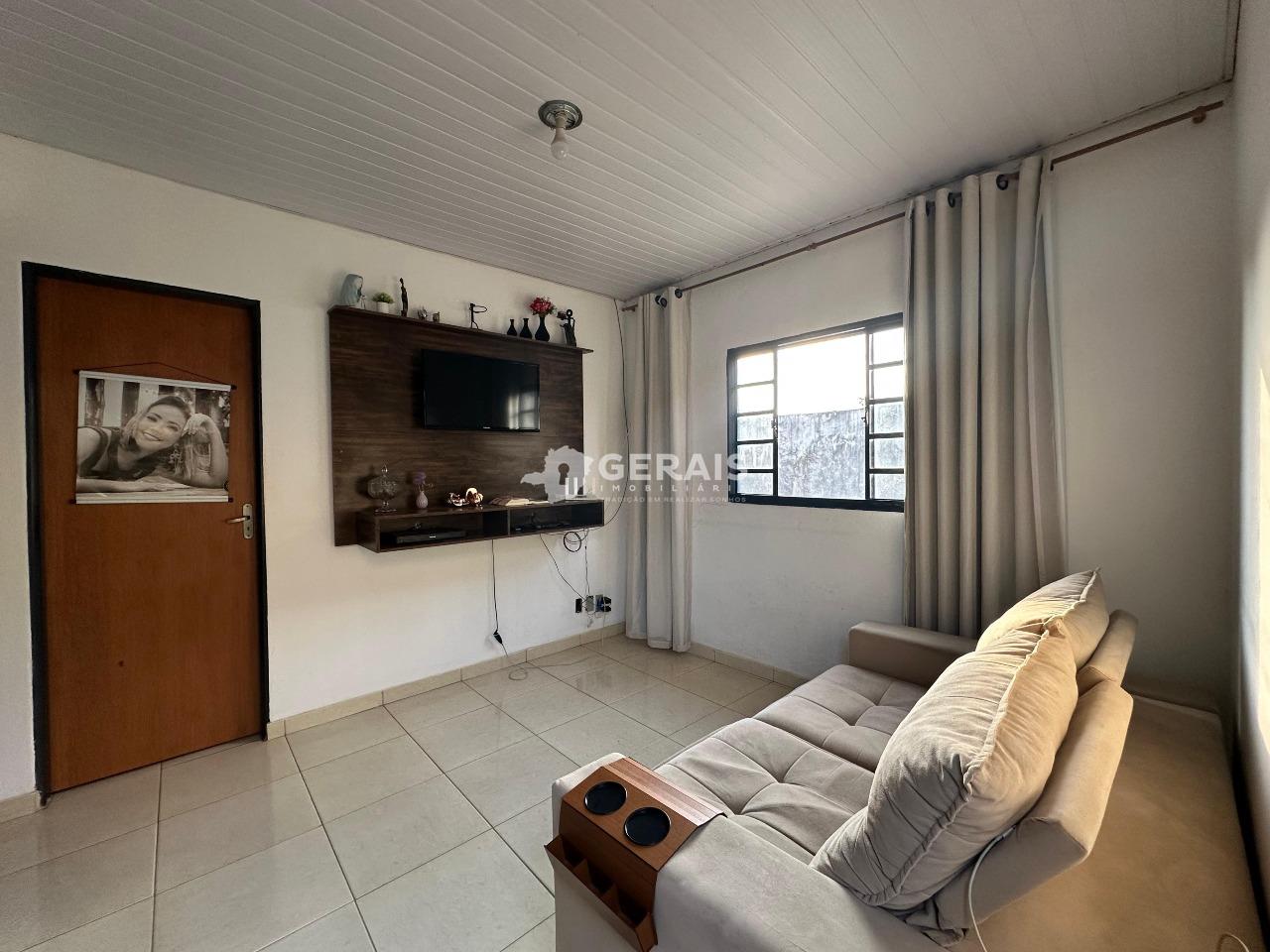 Casa à venda no JARDIM COPACABANA: 03 - SALA