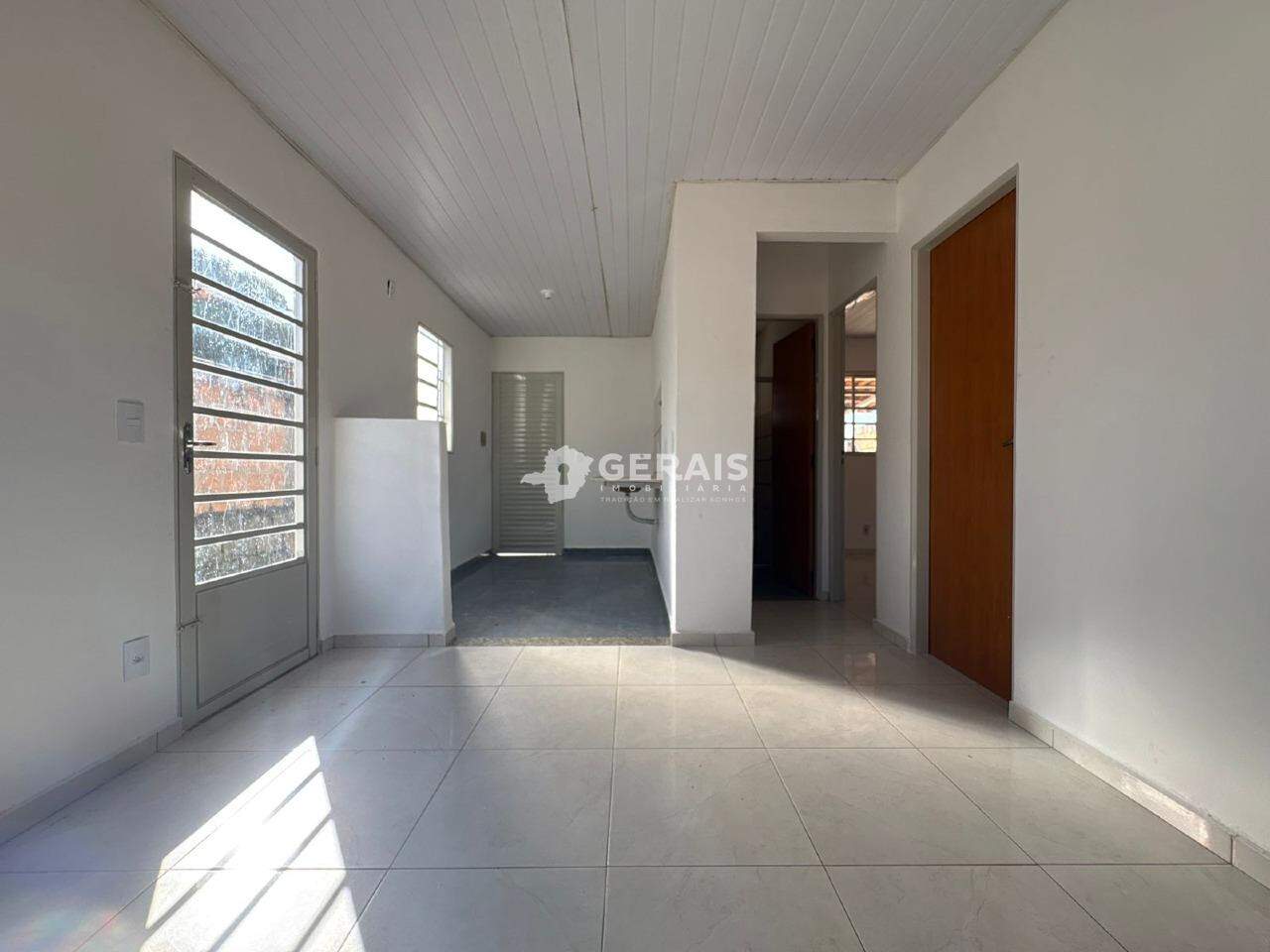 Casa para aluguel no JARDIM COPACABANA: 04- SALA