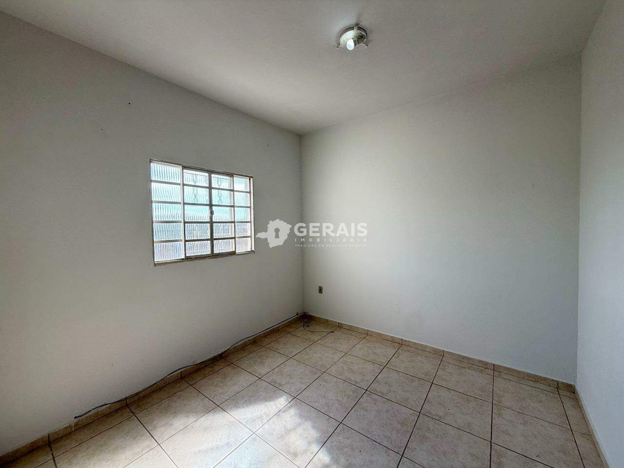Casa para aluguel no JUZA FONSECA: 05 - QUARTO 02