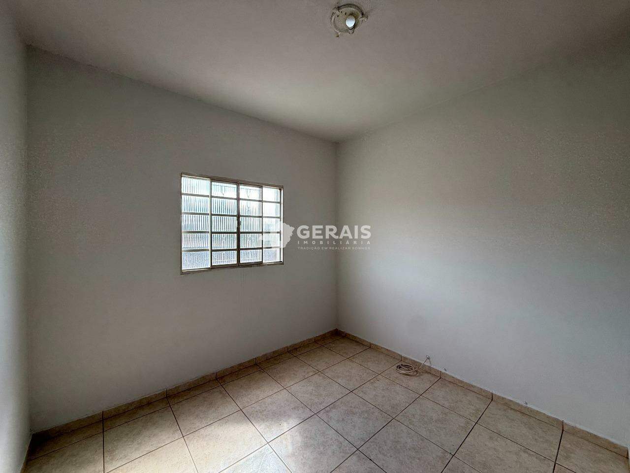 Casa para aluguel no JUZA FONSECA: 04 - QUARTO 01