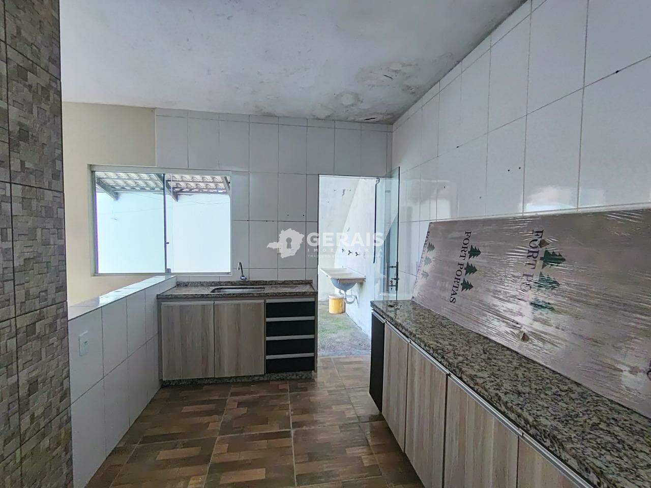 Casa para aluguel no JARDIM ALTEROSA: 08- COZINHA