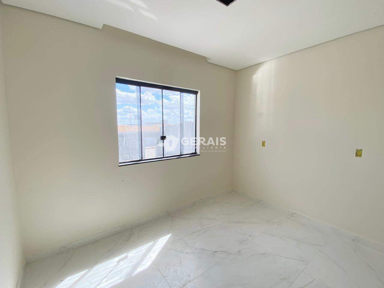 Casa à venda no SANTA ROSA: 06 - QUARTO 01