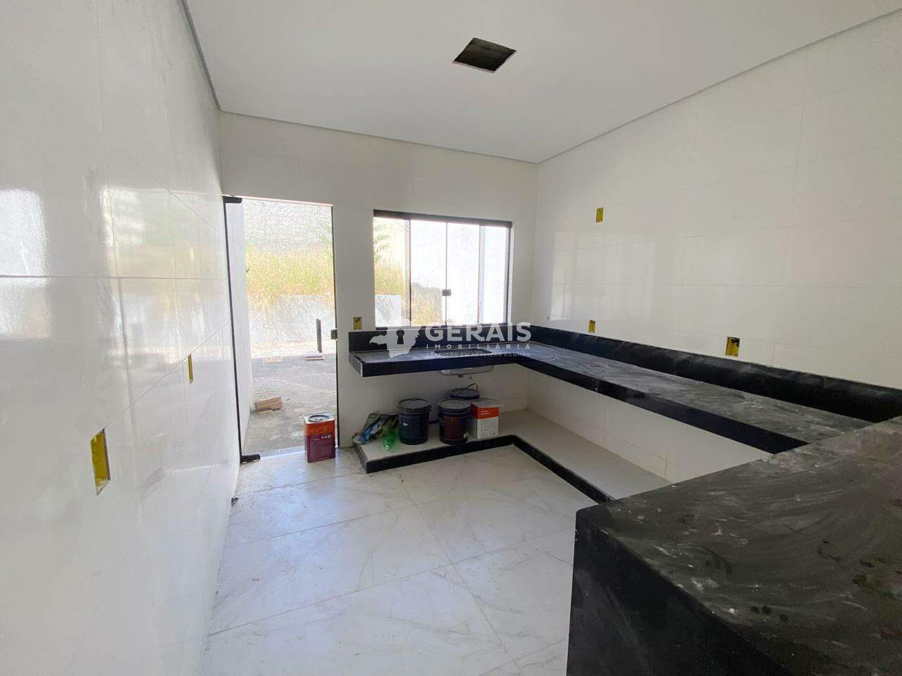 Casa à venda no SANTA ROSA: 05 - COZINHA