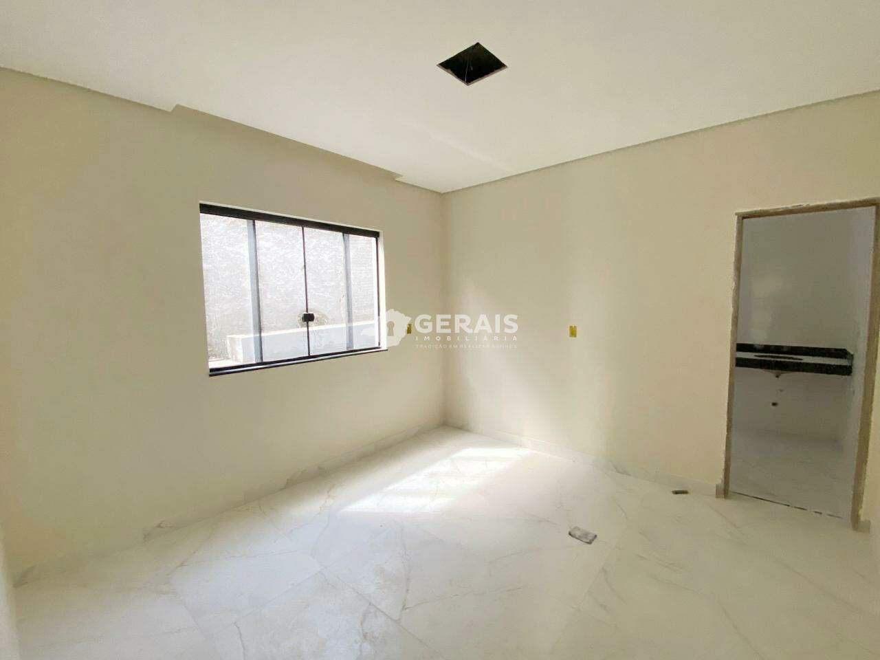 Casa à venda no SANTA ROSA: 08 - QUARTO SUÍTE