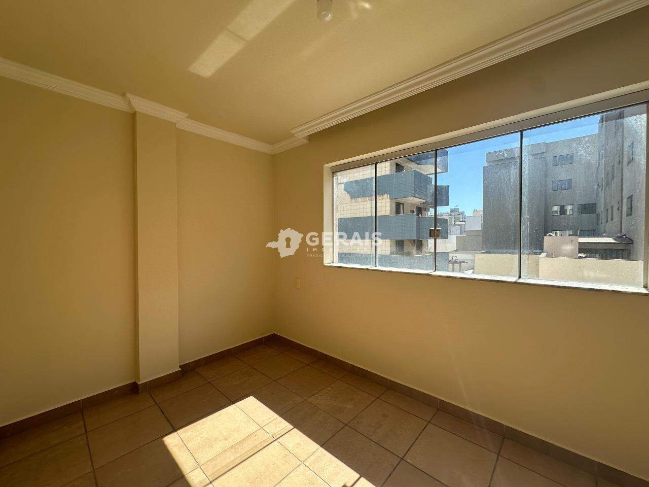 Apartamento à venda no CENTRO: 06- QUARTO 01