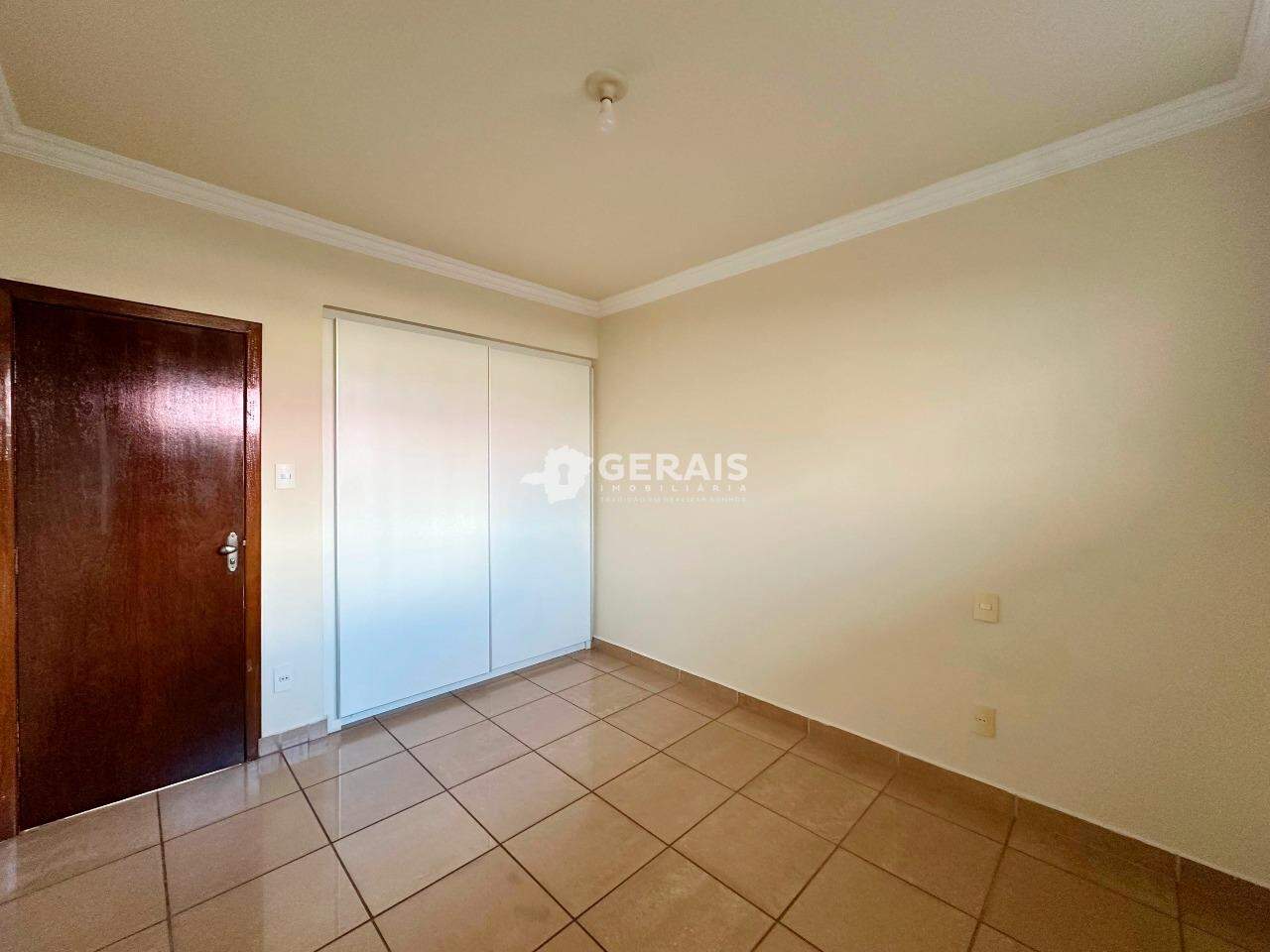 Apartamento à venda no CENTRO: 08- QUARTO 02