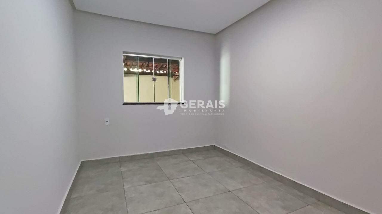 Casa para aluguel no NAÇÕES: 05 - QUARTO 01