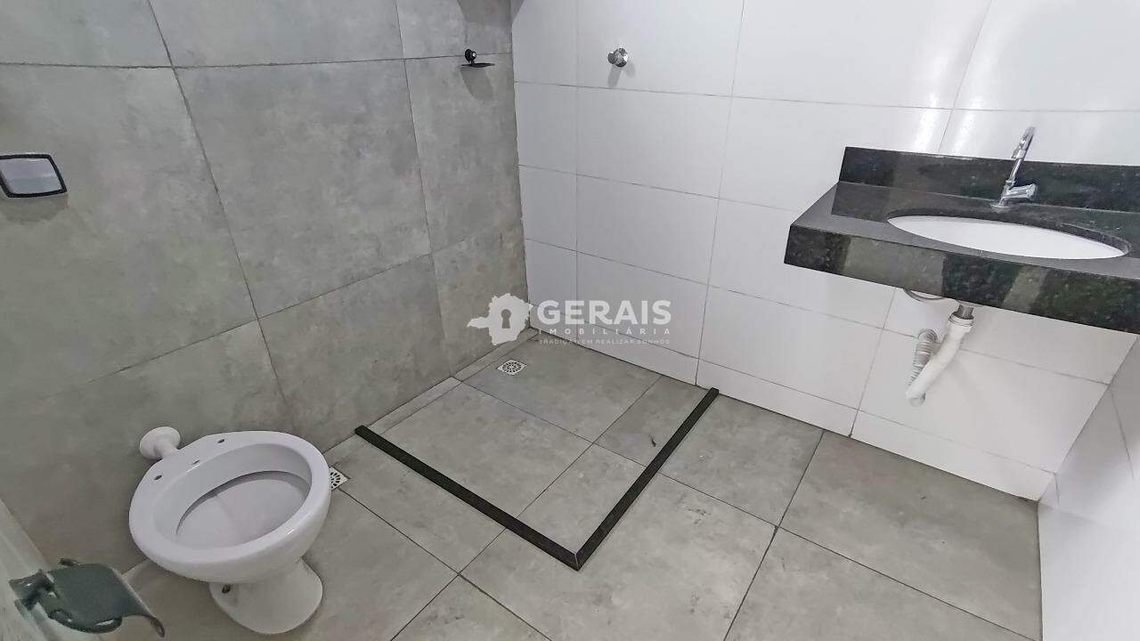 Casa para aluguel no NAÇÕES: 09 - BANHO SOCIAL 02