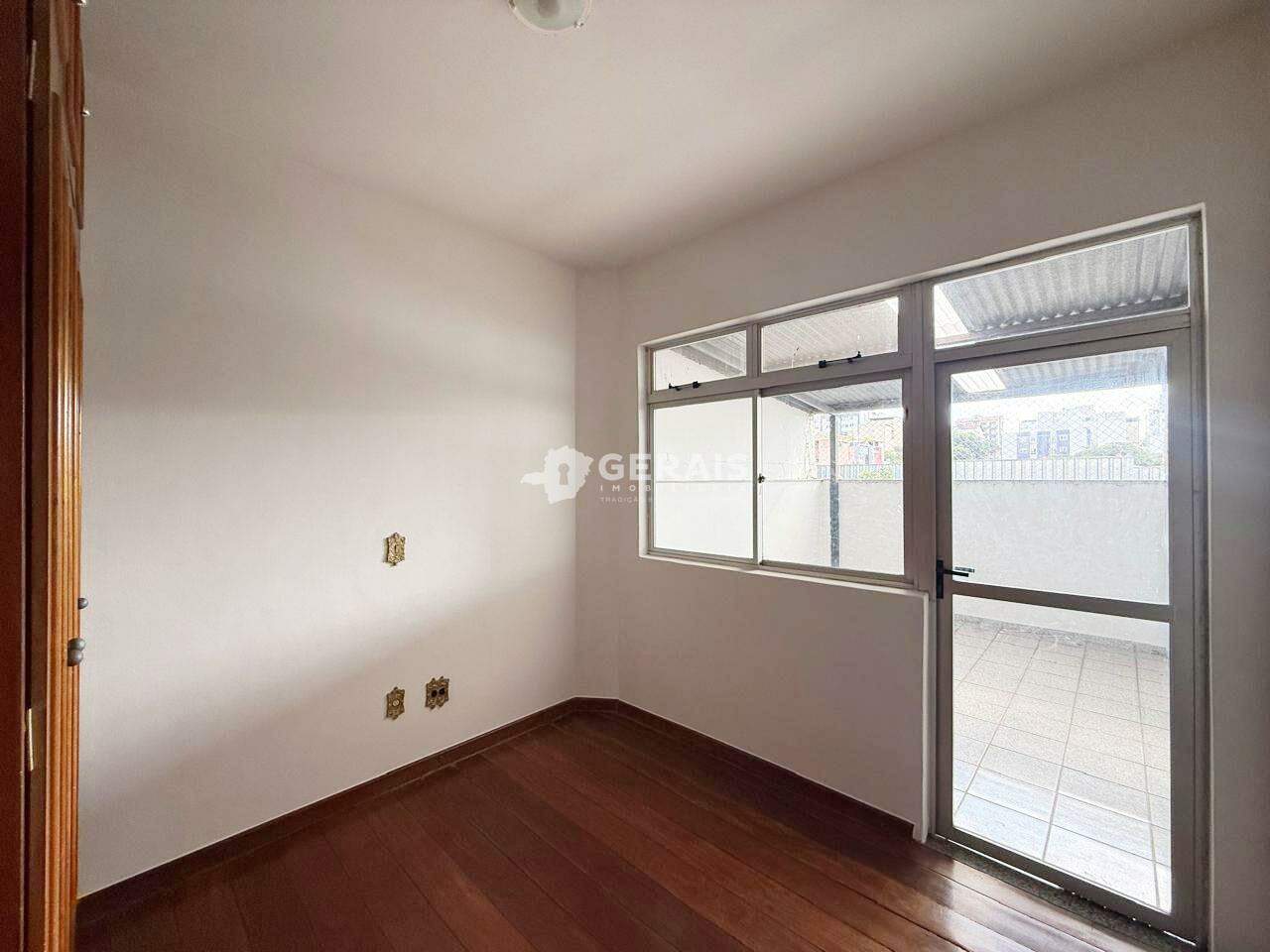 Apartamento à venda no CENTRO: 07 - QUARTO 02