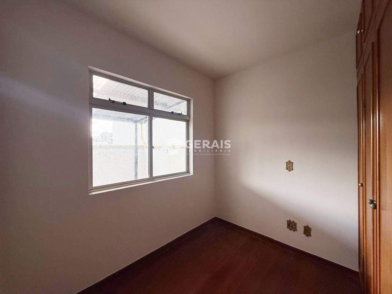 Apartamento à venda no CENTRO: 06 - QUARTO 01