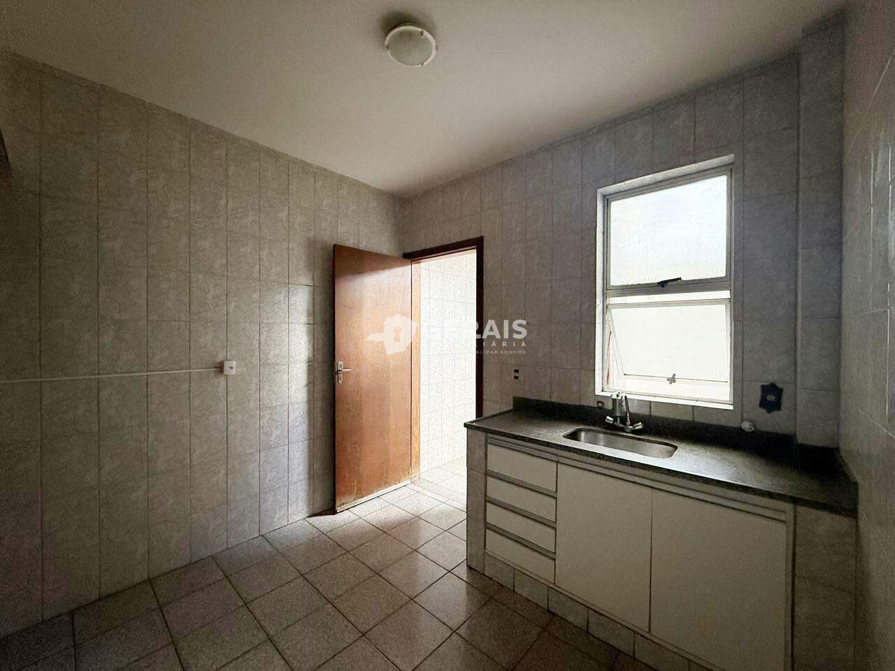 Apartamento à venda no CENTRO: 04 - COZINHA