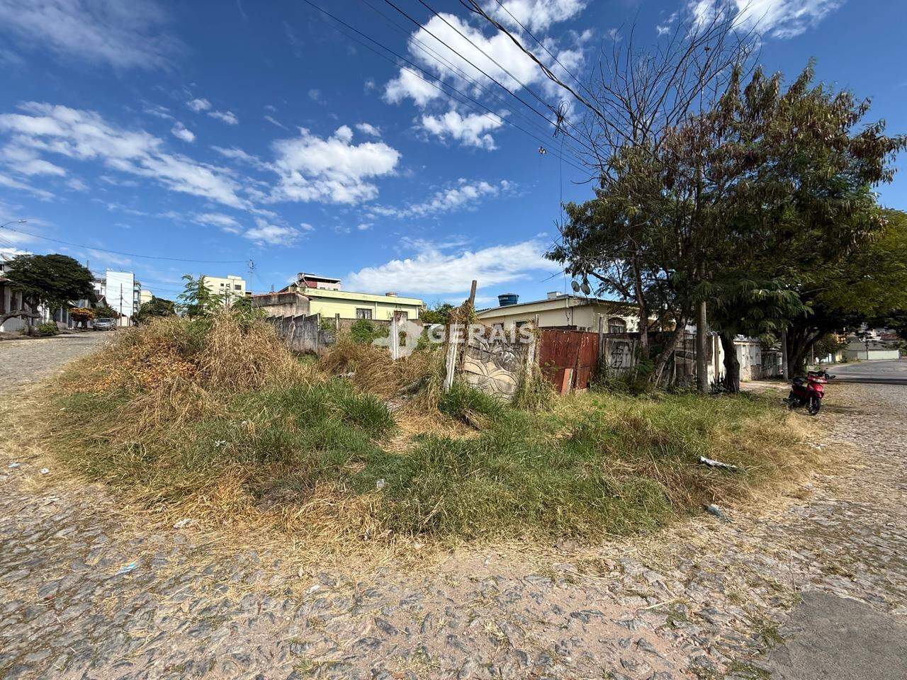 Lote à venda no CATALÃO: 01 - LOTE