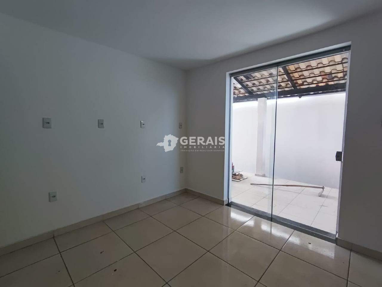 Casa para aluguel no SANTA ROSA: 05 - SALA