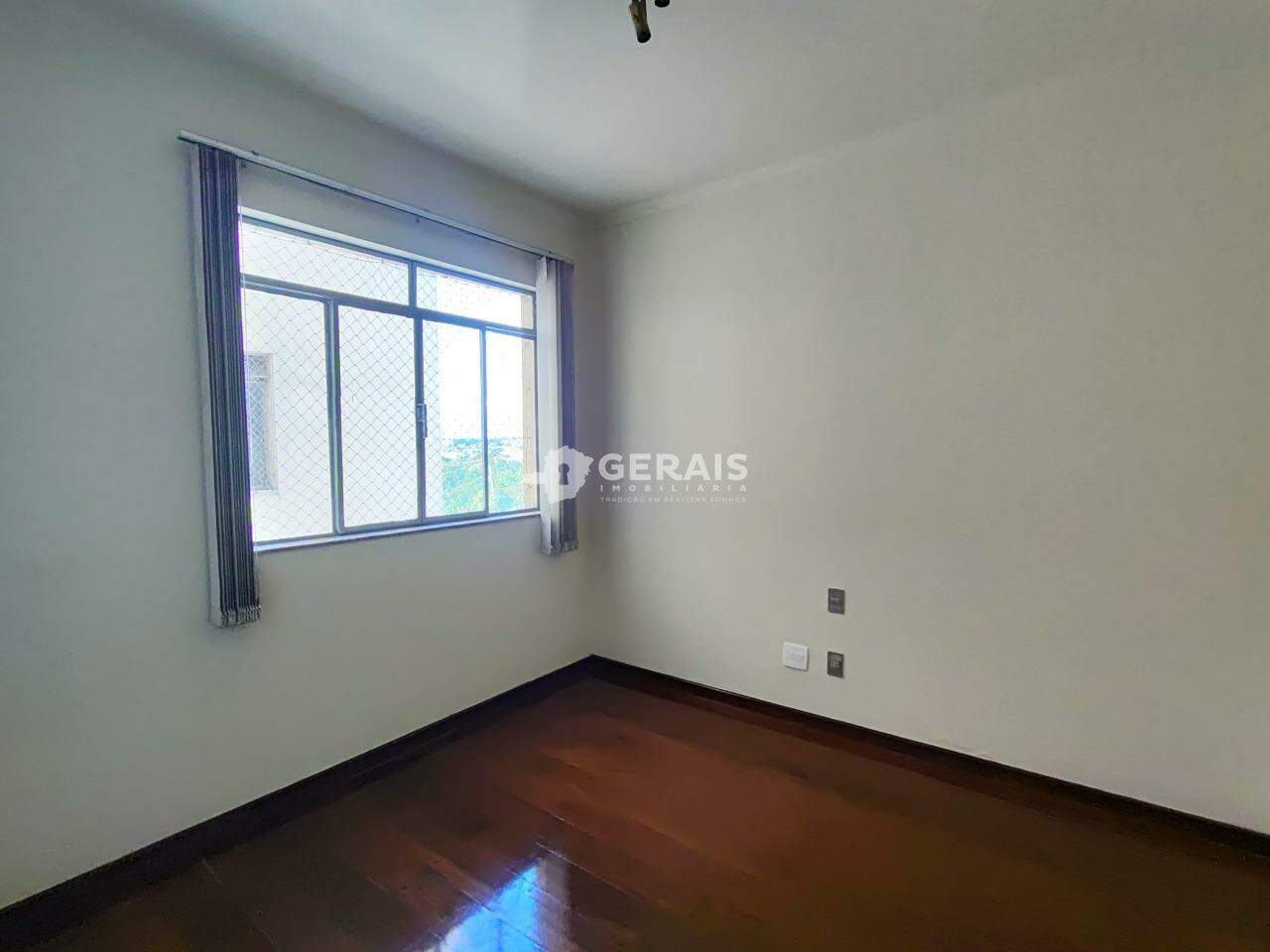 Apartamento para aluguel no CENTRO: 05 - QUARTO 01