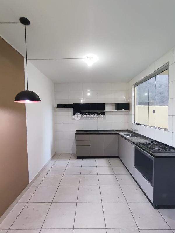 Casa para aluguel no CIDADE JARDIM: 09 - COZINHA