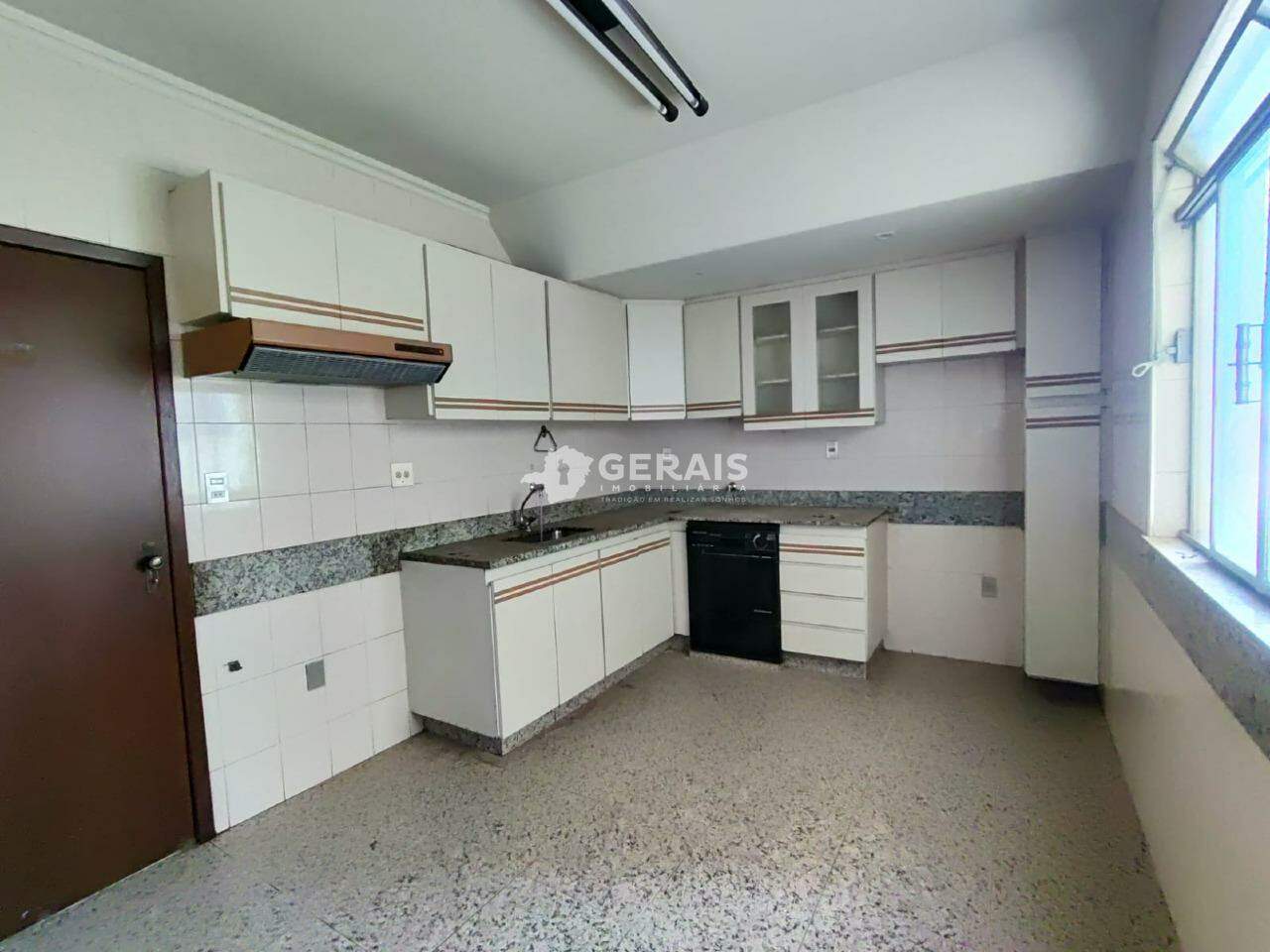 Apartamento à venda no CENTRO: 05 - COZINHA