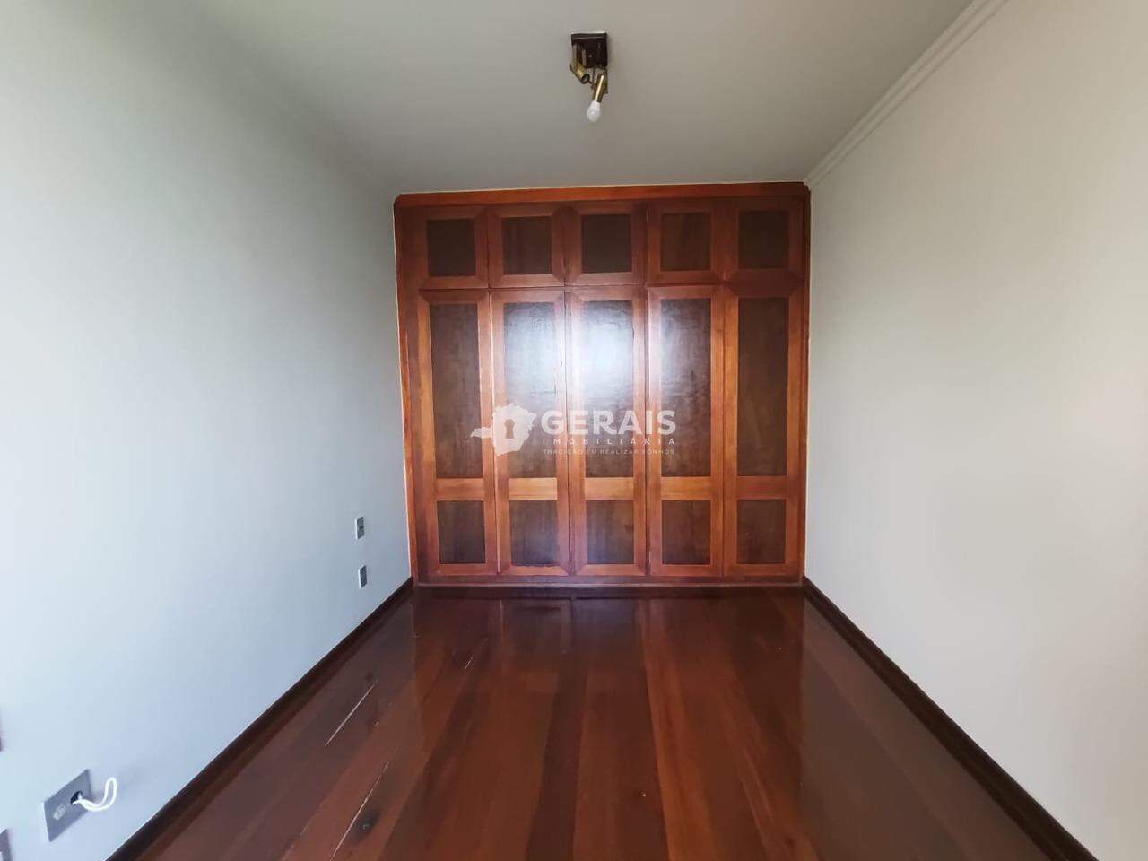 Apartamento à venda no CENTRO: 07 - QUARTO 02