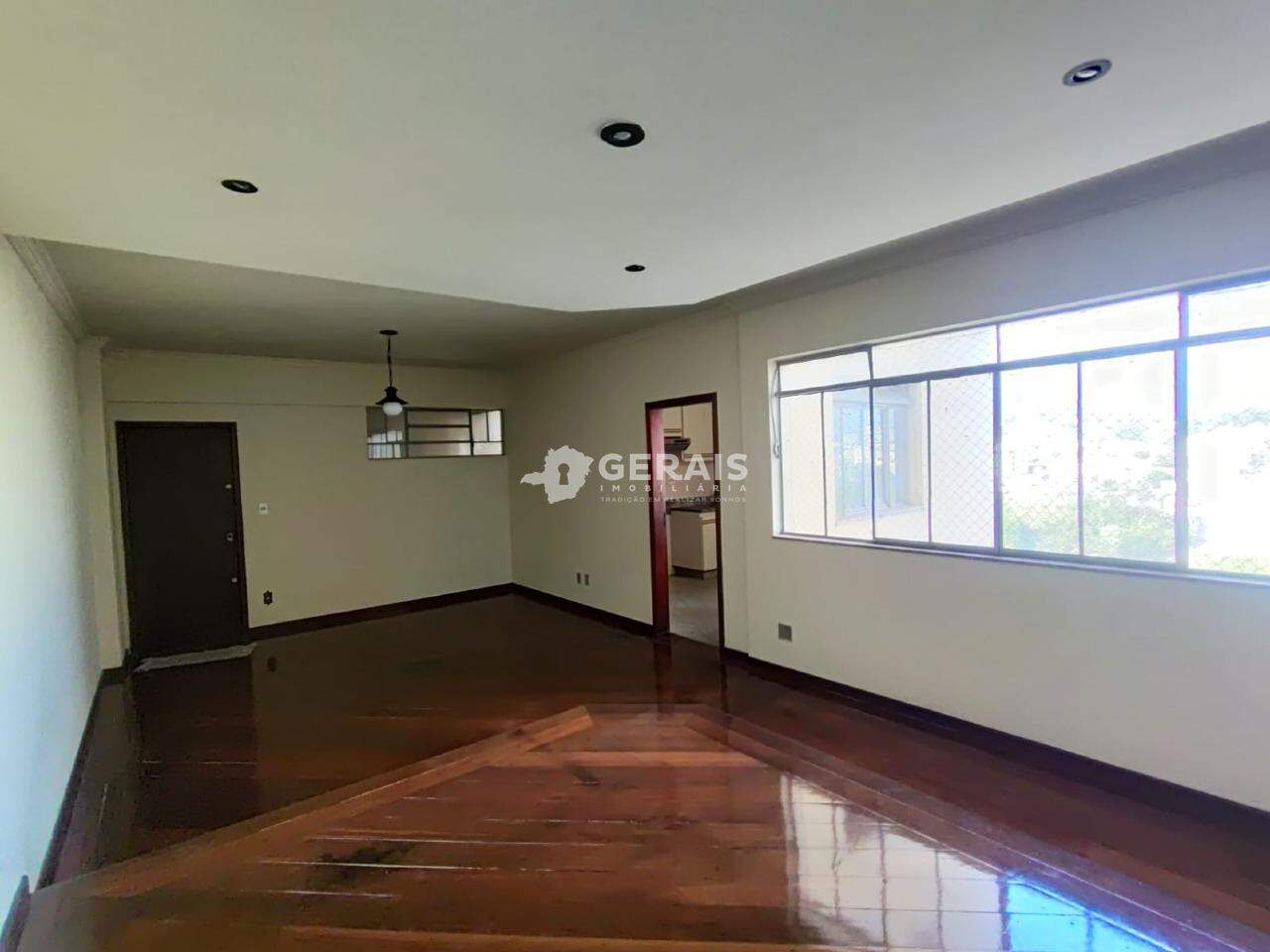 Apartamento à venda no CENTRO: 03 - SALA