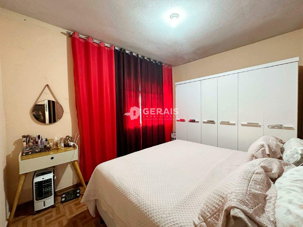 Casa à venda no ERMINOPOLIS: 09 - QUARTO SUÍTE