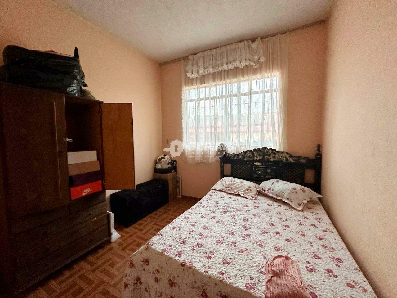 Casa à venda no ERMINOPOLIS: 07 - QUARTO 01