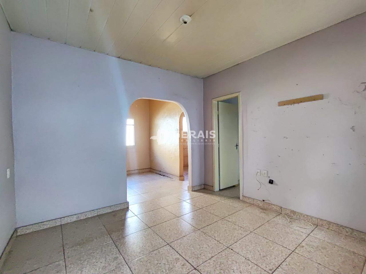 Casa para aluguel no CENTRO: 04 - SALA