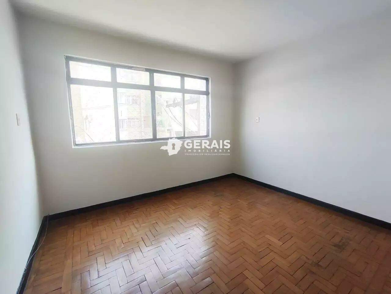 Apartamento à venda no CENTRO: 03 - SALA