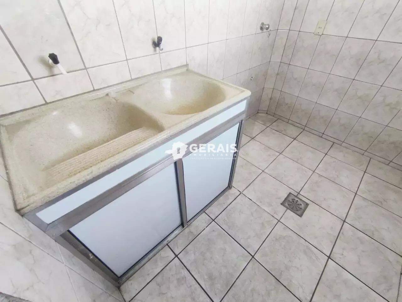 Apartamento à venda no CENTRO: 09 - ÁREA DE SERVIÇO