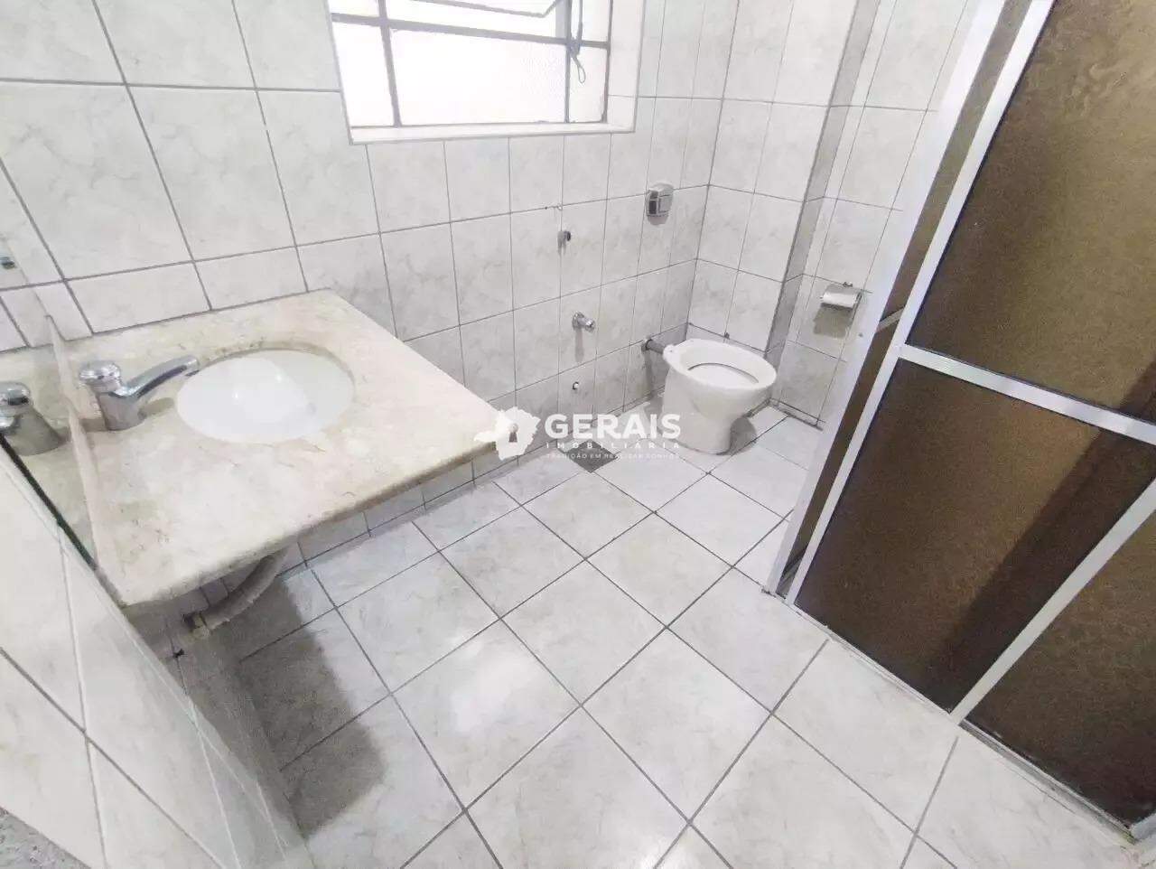 Apartamento à venda no CENTRO: 07 - BANHO SOCIAL