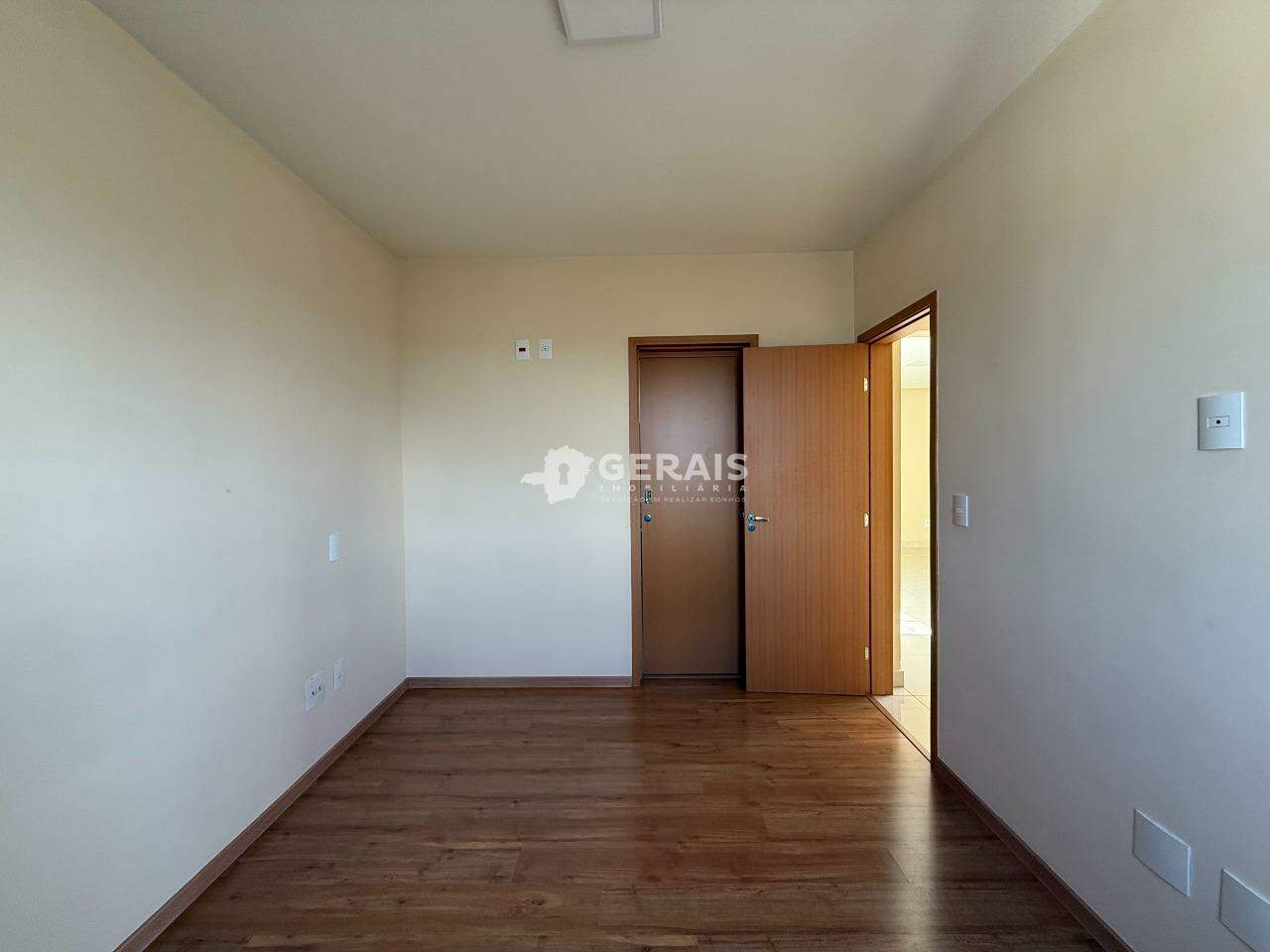 Apartamento para aluguel no SÃO SEBASTIÃO: 06 - QUARTO 01 SUÍTE