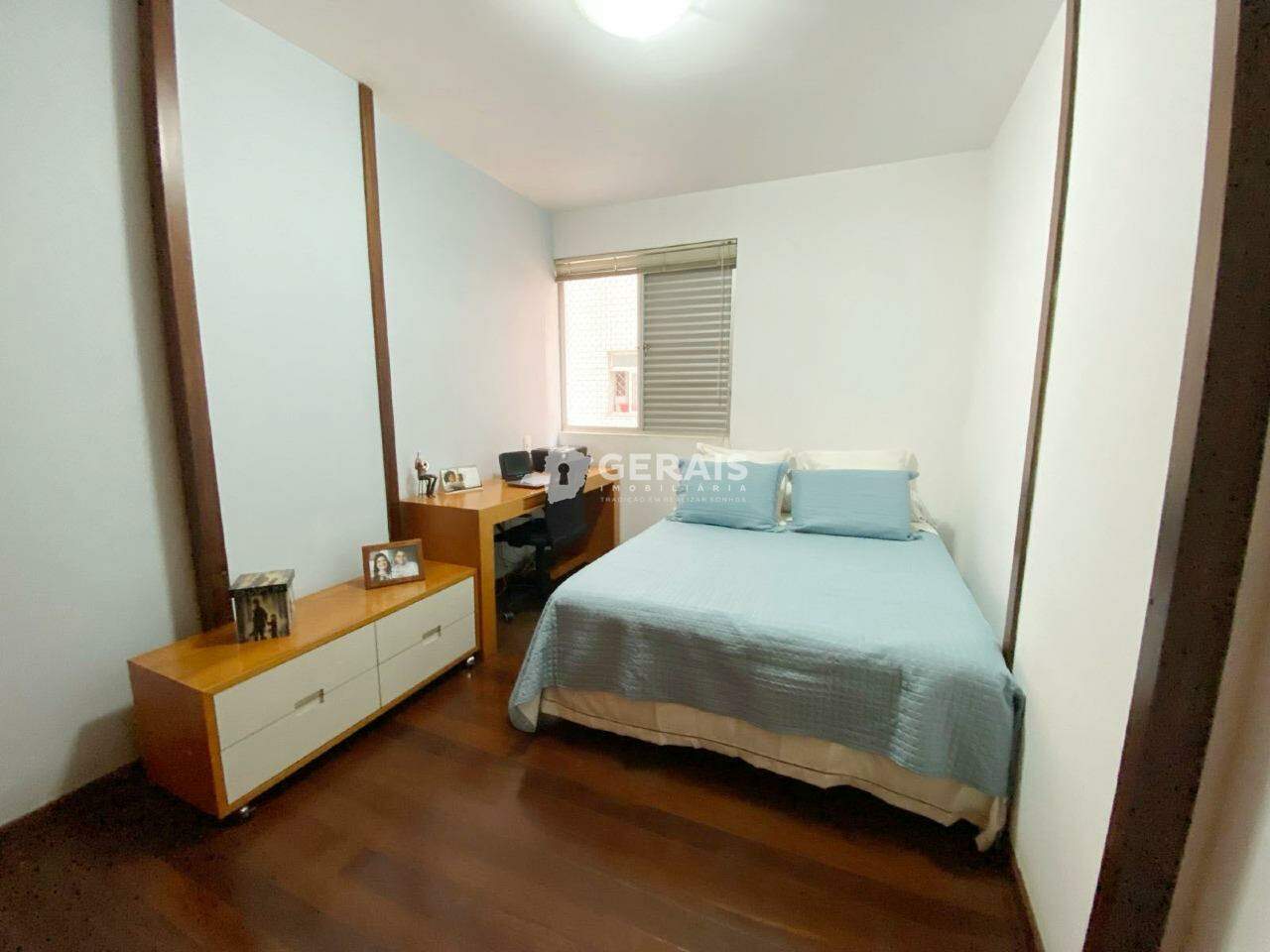 Apartamento à venda no CENTRO: 08 - QUARTO 02