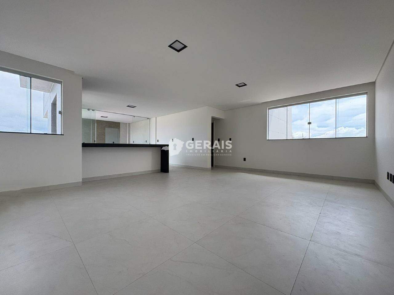 Apartamento para aluguel no CENTRO: 05 - SALA