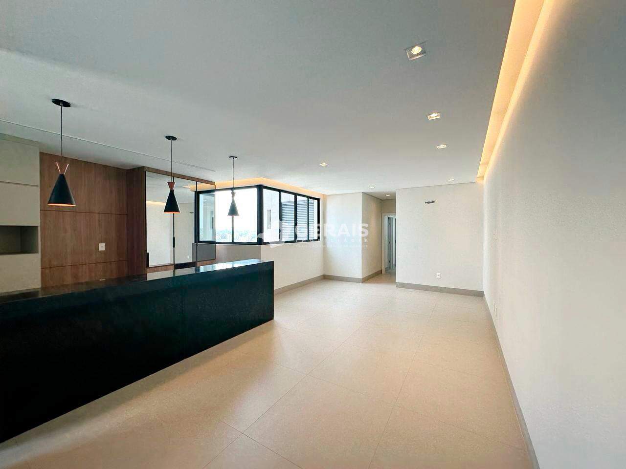 Apartamento à venda no CENTRO: 02 - SALA 