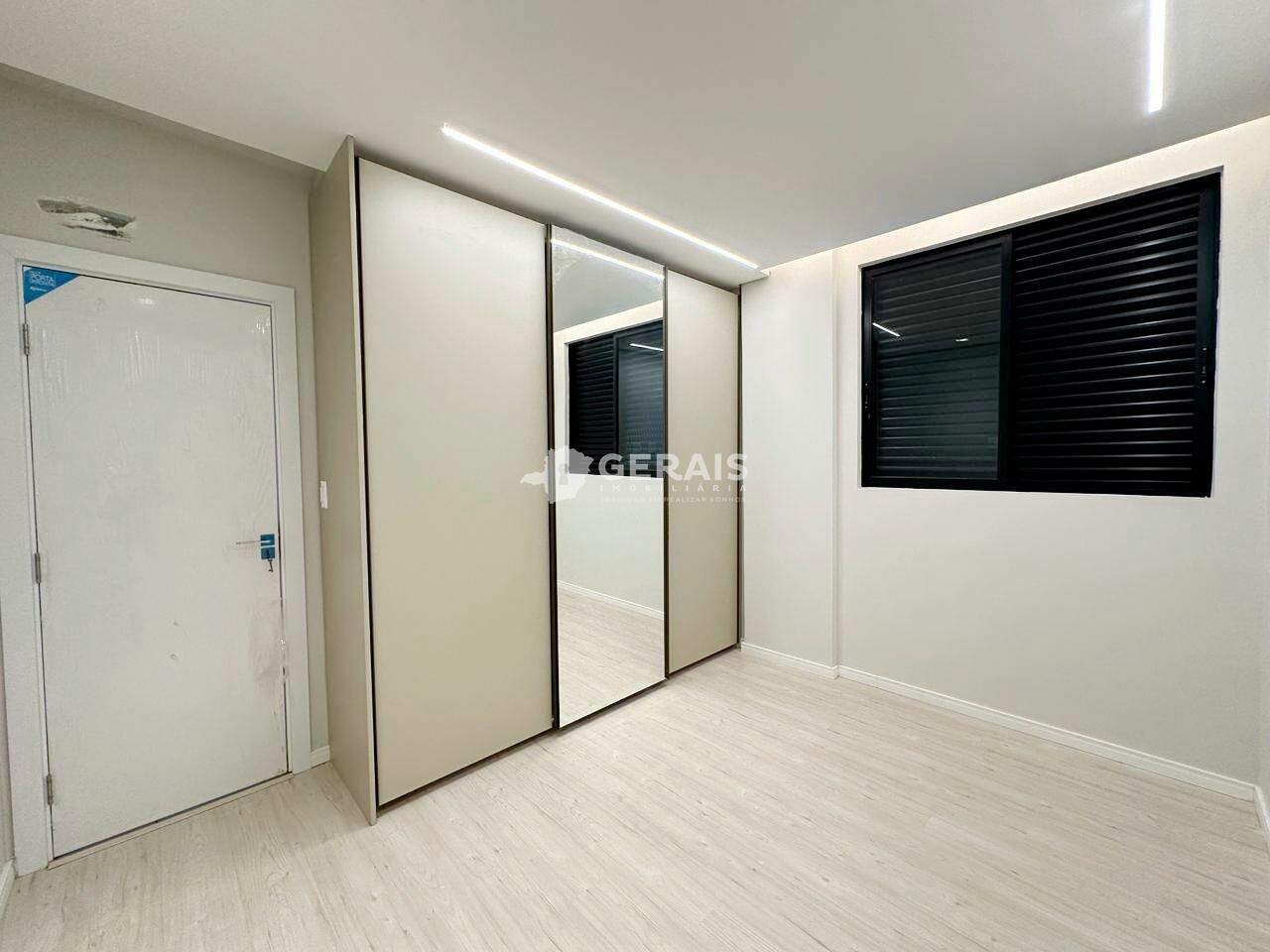 Apartamento à venda no CENTRO: 07 - QUARTO SUÍTE 01