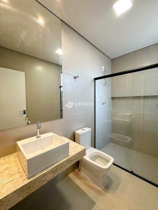Apartamento à venda no CENTRO: 09- BANHO SUÍTE 01